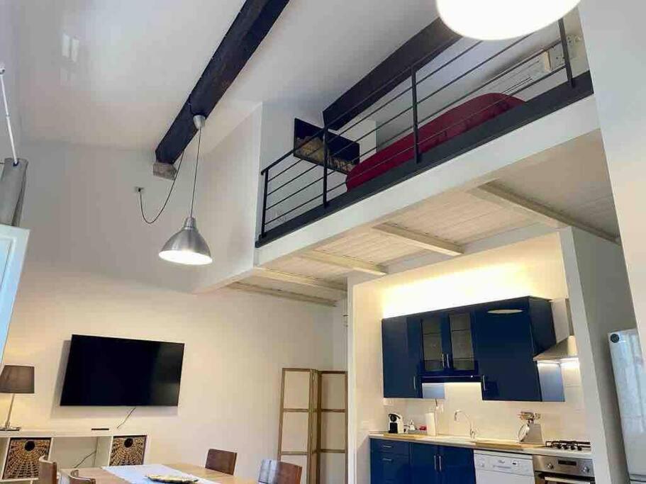 شقة Novella'S Loft Near Santa Maria Novella Station فلورنس المظهر الخارجي الصورة