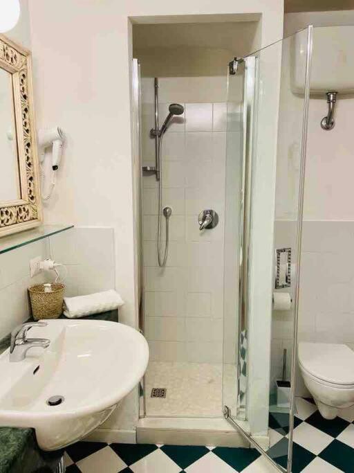 شقة Novella'S Loft Near Santa Maria Novella Station فلورنس المظهر الخارجي الصورة